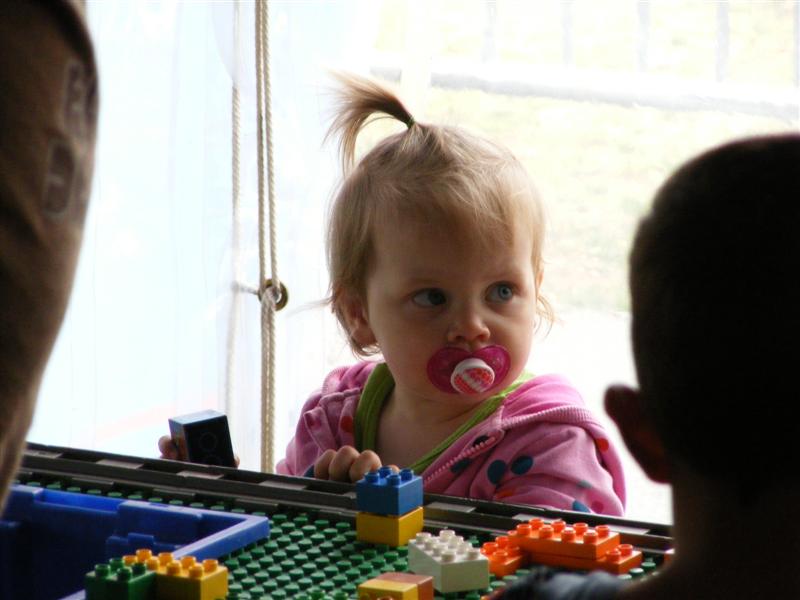 JESS-DOWT_09-24.JPG - OK fine.  I like them stuck together more anyway.  By the way, now I know what the Thomas practice was for... this place is manic!?... Who owns all these kids and where are their parents!!!