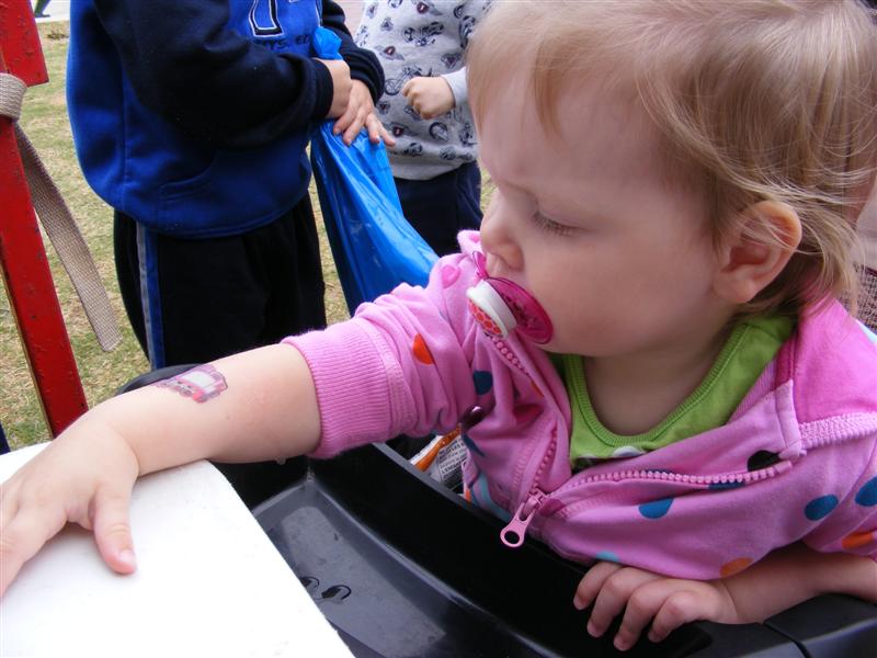 JESS-DOWT_09-6.JPG - I got a tattoo of "Rosie" - a temporary one of course...