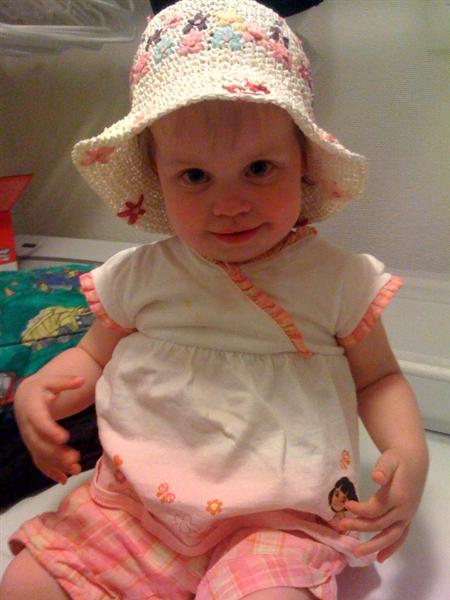 Jess_FunHatDay.jpg - It was "fun hat day" at school and let me tell you, THIS is a FUN HAT!!!