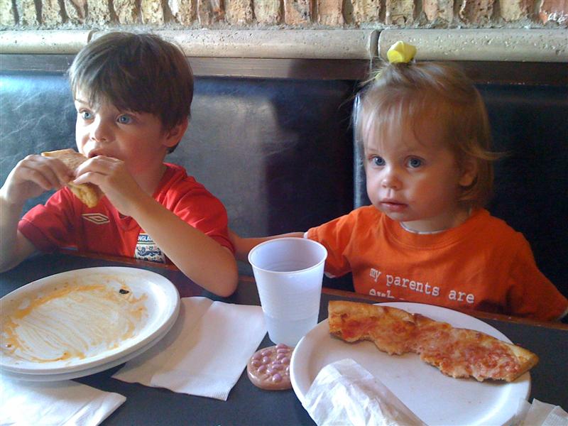 Jess_PizzaWAlex&Daddy.jpg - Yes, we are pizza junkies... it could be worse?!...