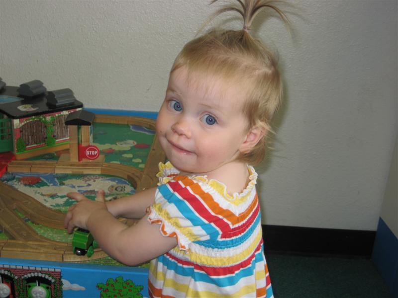 Jess_ThomasTable.JPG - I'm liking this Thomas the Tank Engine play table...